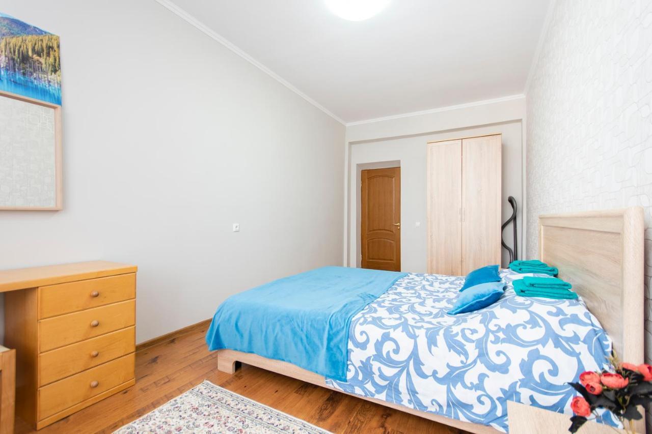 Comfortable Apartment In The Golden Square. Almaty Esterno foto