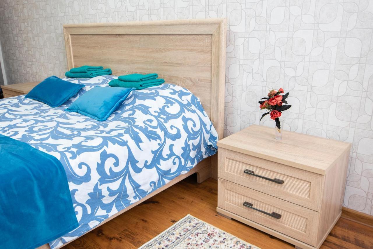 Comfortable Apartment In The Golden Square. Almaty Esterno foto
