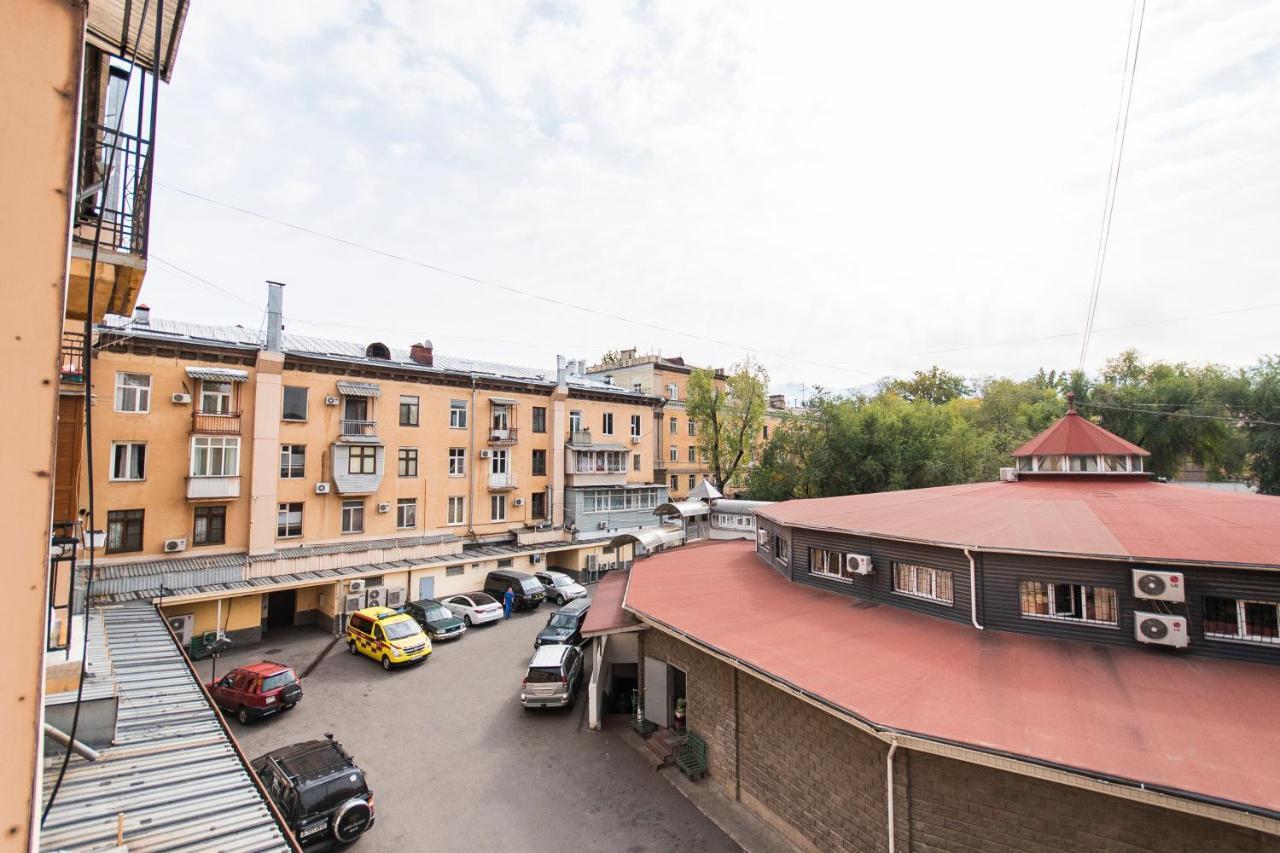 Comfortable Apartment In The Golden Square. Almaty Esterno foto