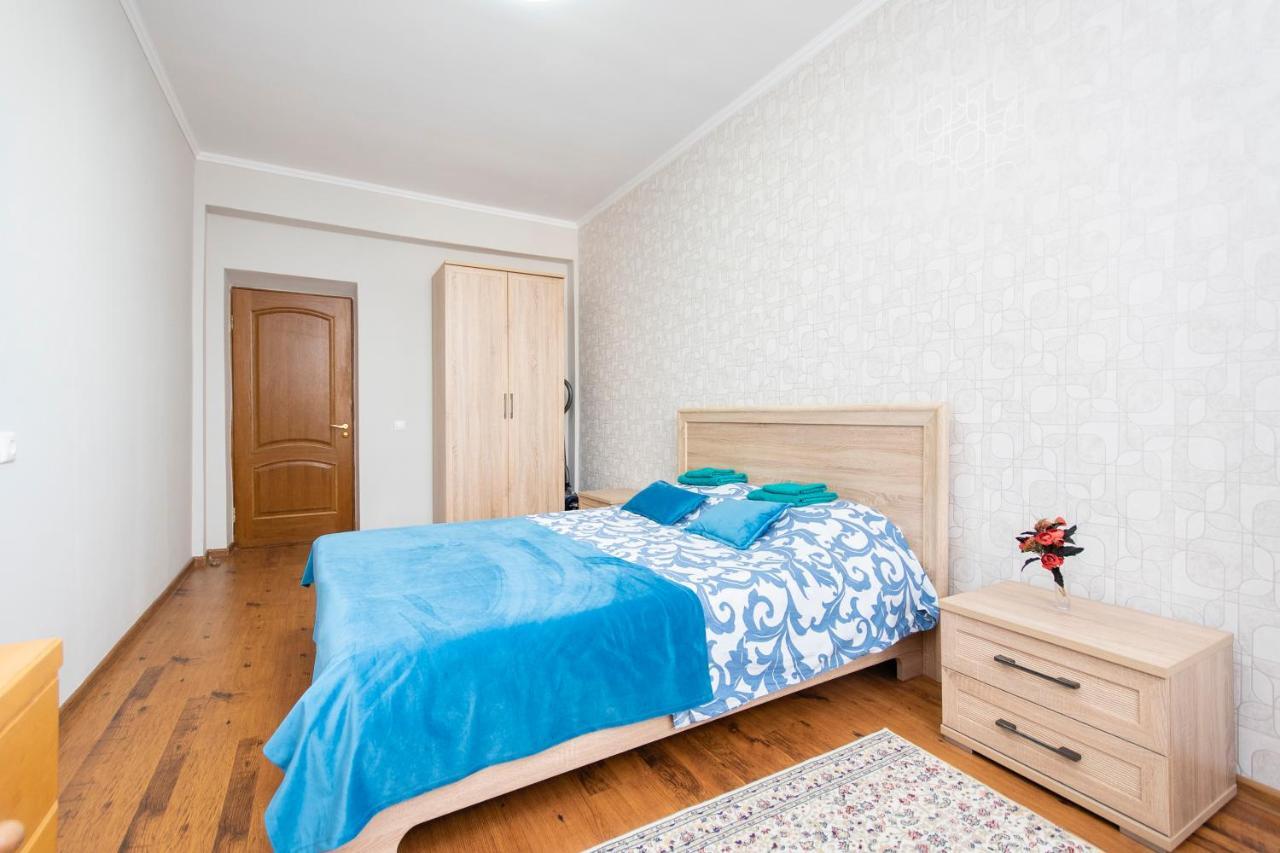 Comfortable Apartment In The Golden Square. Almaty Esterno foto